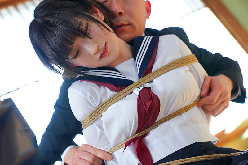 MUDR-228 Cosplay sebagai anak sekolah untuk berhubungan seks dengan ayah mertuanya